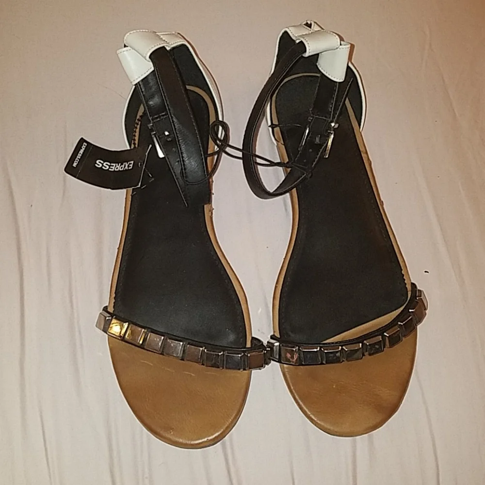 Express NWT Black and White Sandals with Ankle Buckle Size 8